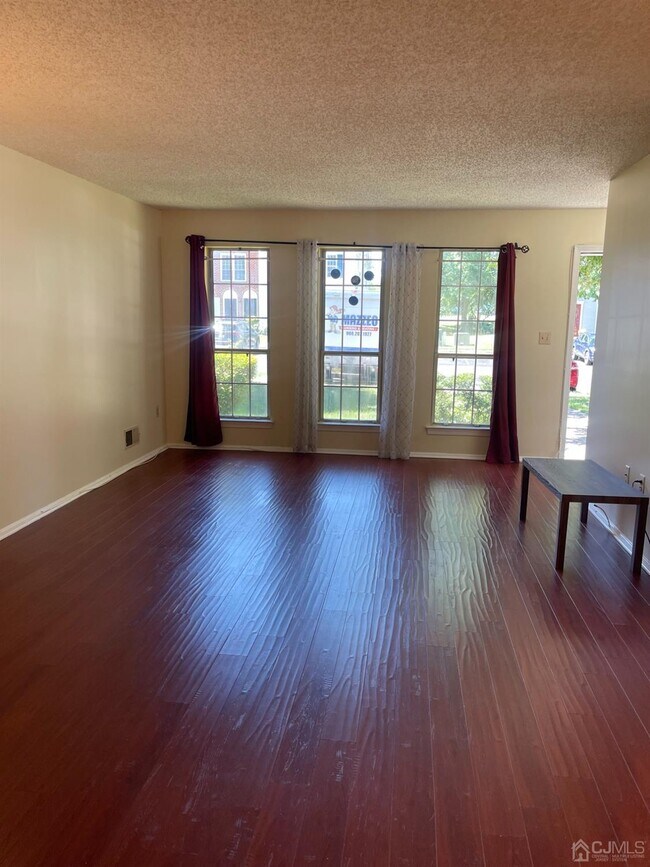 Photo - 90 Gregory Ln