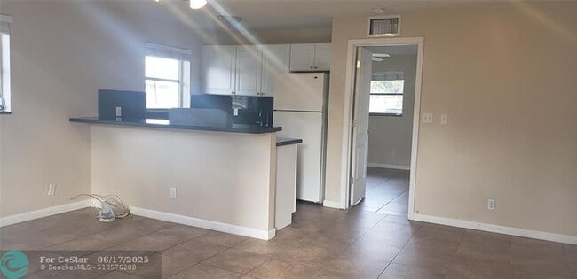 Photo - 750 SW 2nd St Unit 1