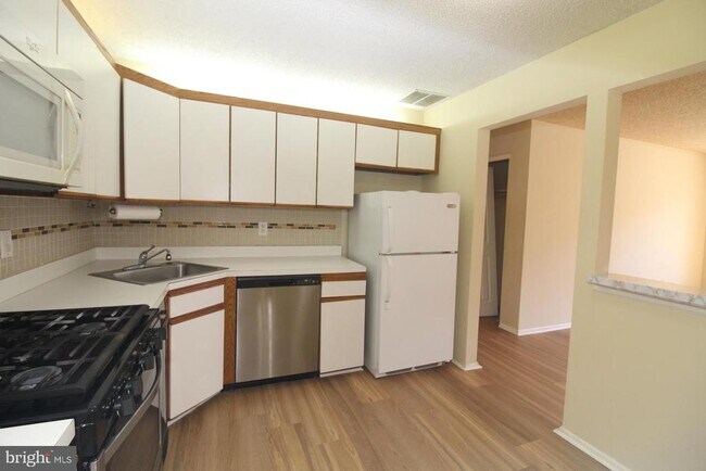 Photo - 7 Joyner Ct