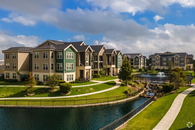 Building Photo - Elite 99 West