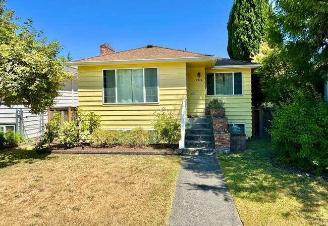 Three Bedroom Home in Whittier Heights! - Three Bedroom Home in Whittier Heights!