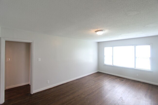 Photo - New On The Market! Totally Renovated! Chec...