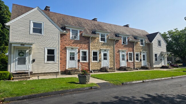 Photo - 1312 S Danley Square Townhome