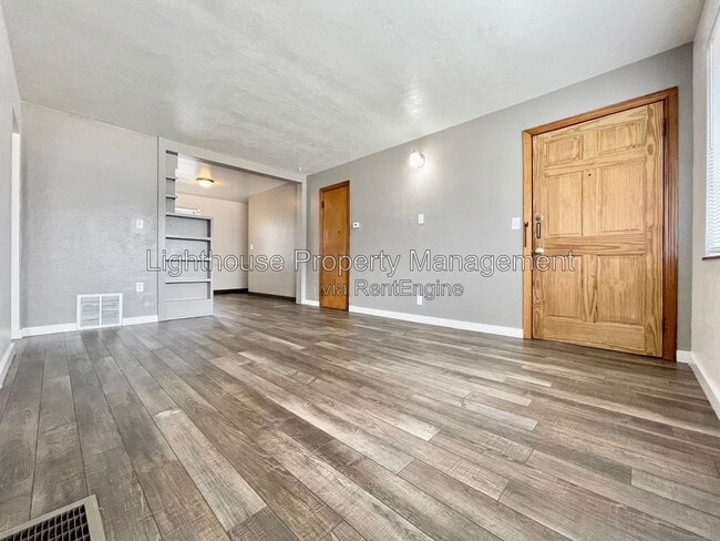 Building Photo - 1212 Ottillia St SE Unit A