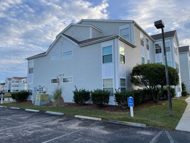 Photo - Nice 2 bedroom/2 bath condo with lakeview ...