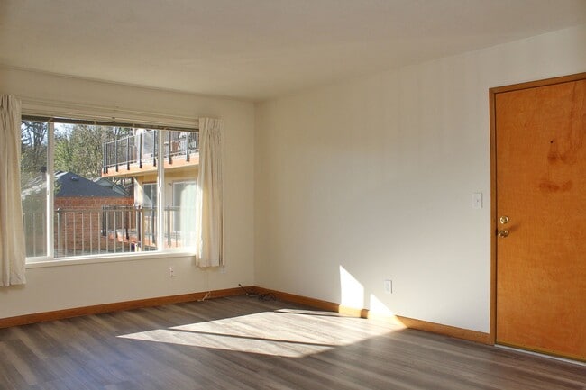 Photo - CarFa12 Unit 533c8cec-f91e-11ea-82bc-028b41fdf1b6