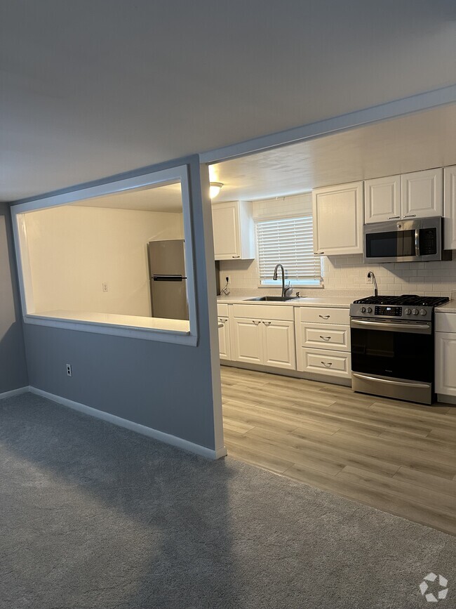 Building Photo - 219 E Knight Ave Rental