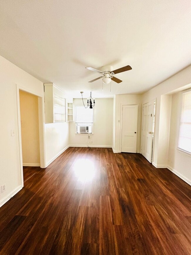 Photo - 1801 N Troup St