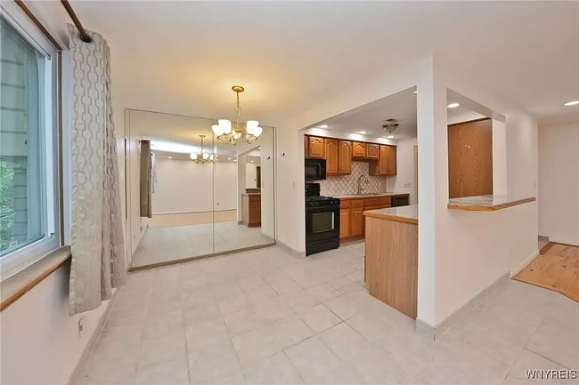 Photo - 5 Cambridge Sq Unit F