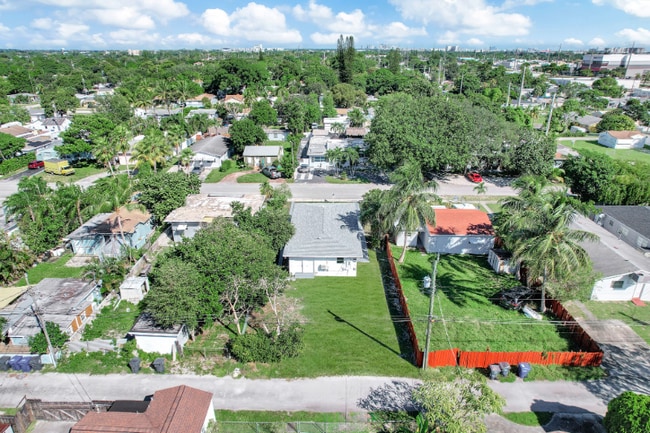 Photo - 2212 Roosevelt St