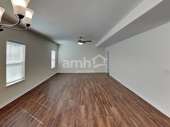 Photo - 5034 Twin River Dr