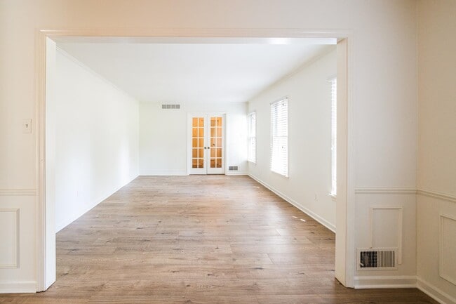 Photo - 7670 McHenry Cir E