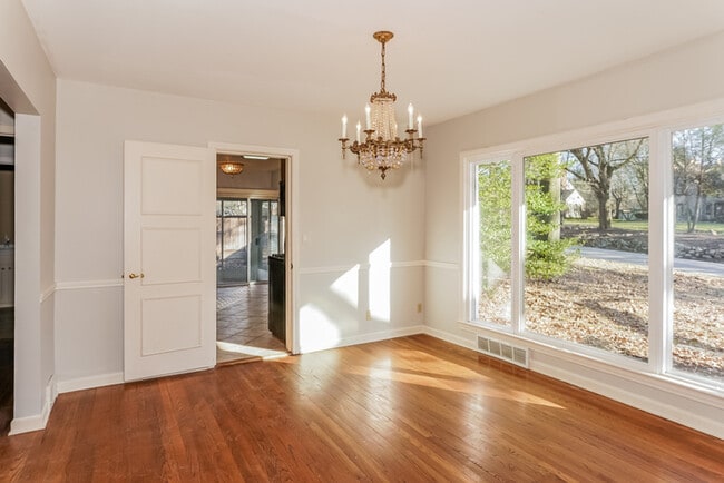 Photo - 2343 Ridgewood Rd