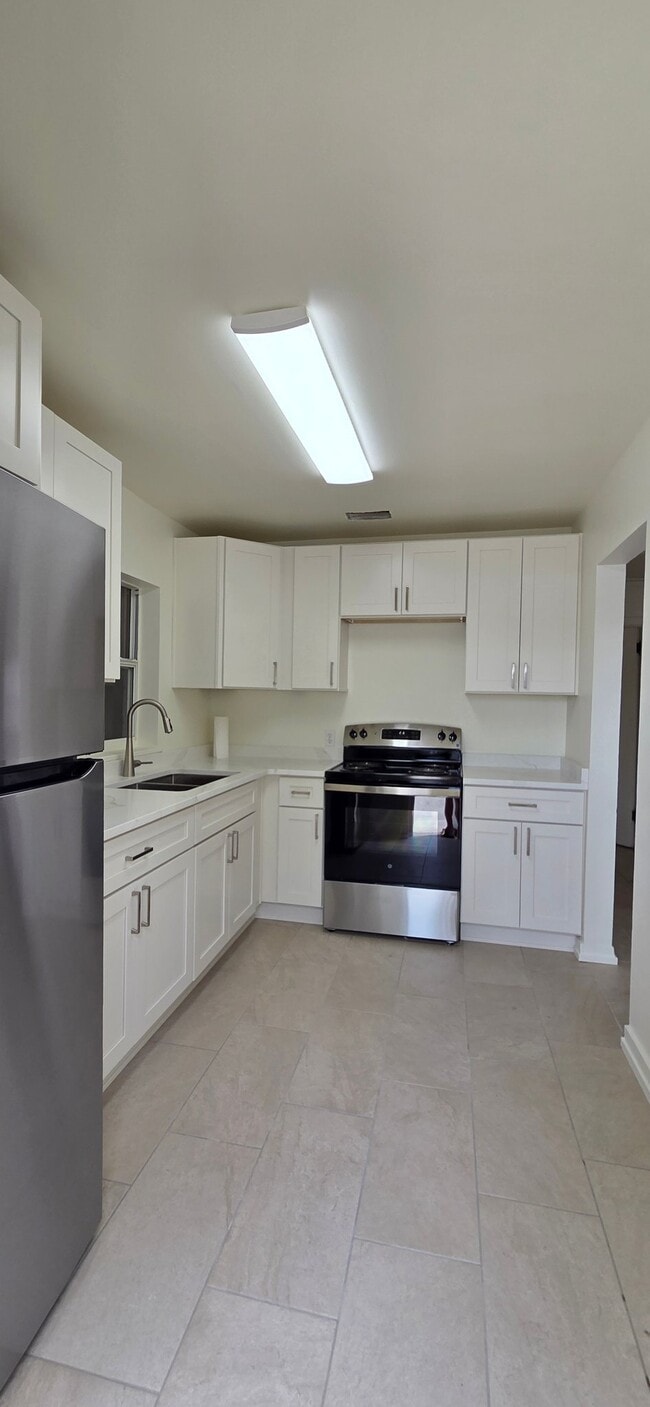 Photo - 640 W Juniata St