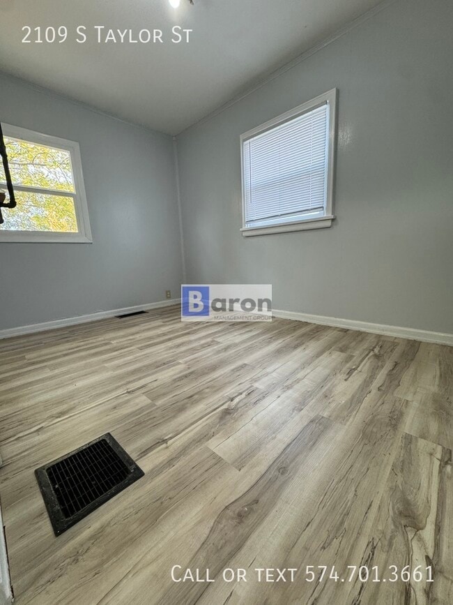 Photo - 2109 S Taylor St