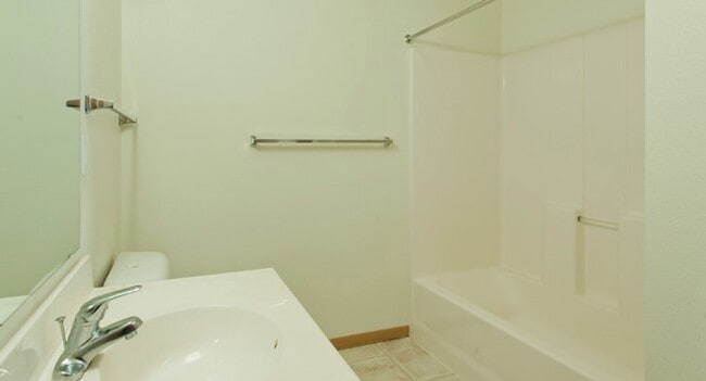 Photo - Eagle Pointe (2550 Voyageur)