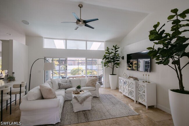 Photo - 386 Ashbury Way