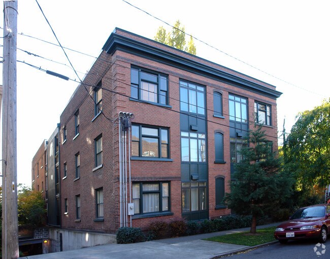 Photo - Highland Court Apartments