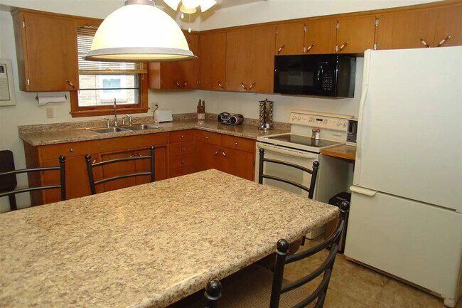 Photo - 608 E Taft St Unit 1