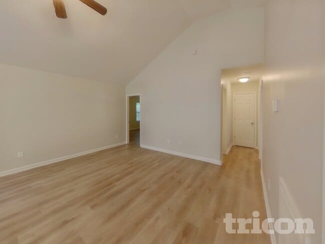 Photo - 1585 Kingston Dr