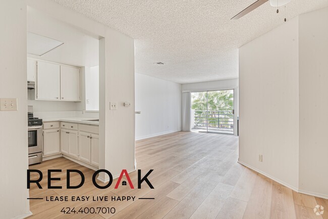 Building Photo - 130 1/2 S Alexandria -205 Unit 205 Rental