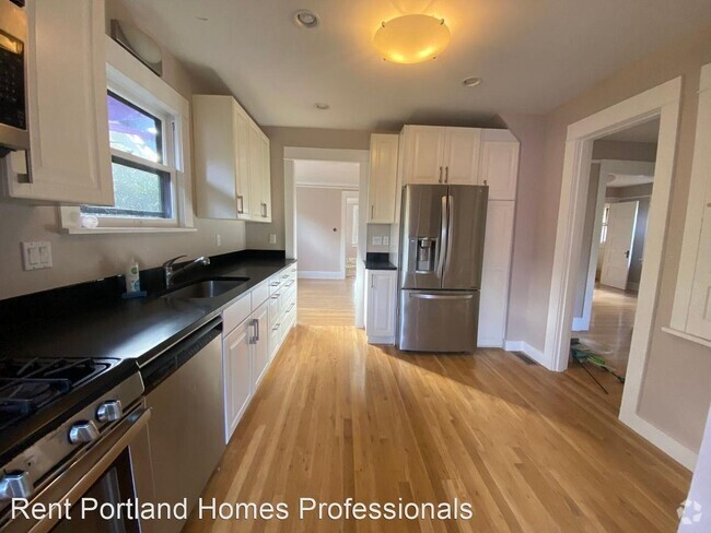 Building Photo - 4136 NE 25th Ave Rental