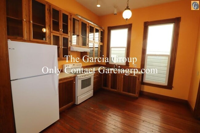 Photo - 3325 S Kelly Ave
