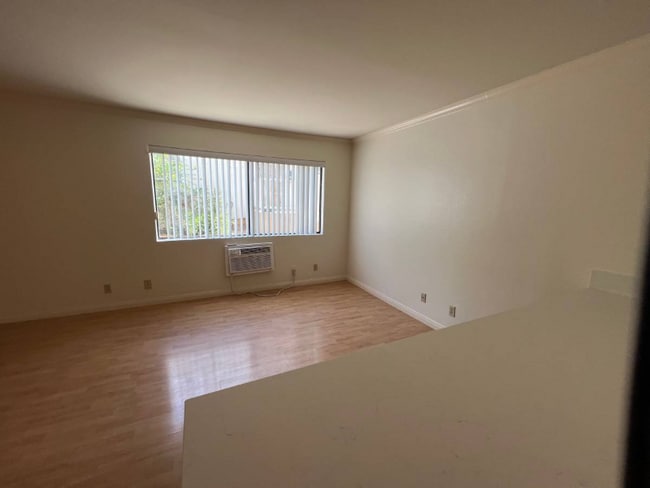 Photo - 625 E Cypress Ave Unit C