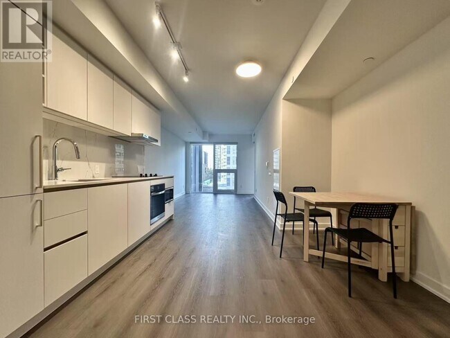 Photo - 8 Wellesley St W Unit 706