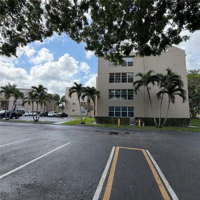 Photo - 9440 Tangerine Pl Unit 206