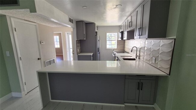 Photo - 3815 N Oak Dr Unidad G11