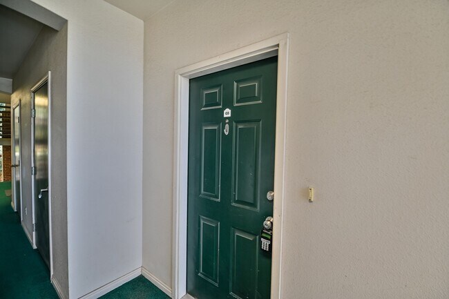 Photo - 150 S 800 E