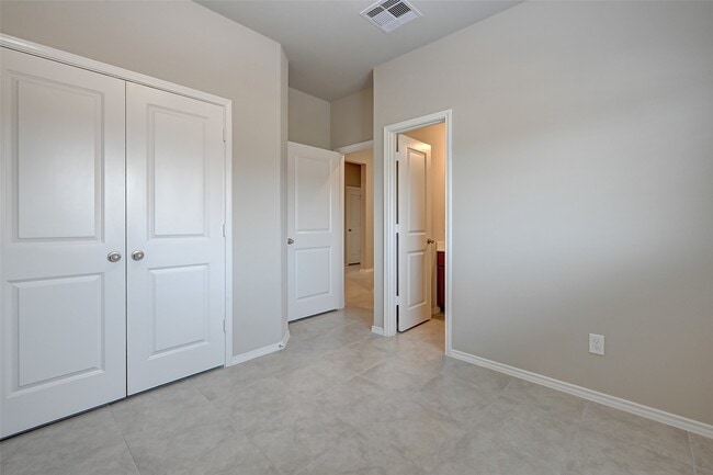 Photo - 32037 Trails End Rd