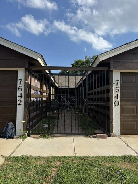 Photo - Pre-leasing 2/2/2 Duplex in the heart of Fort Worth!