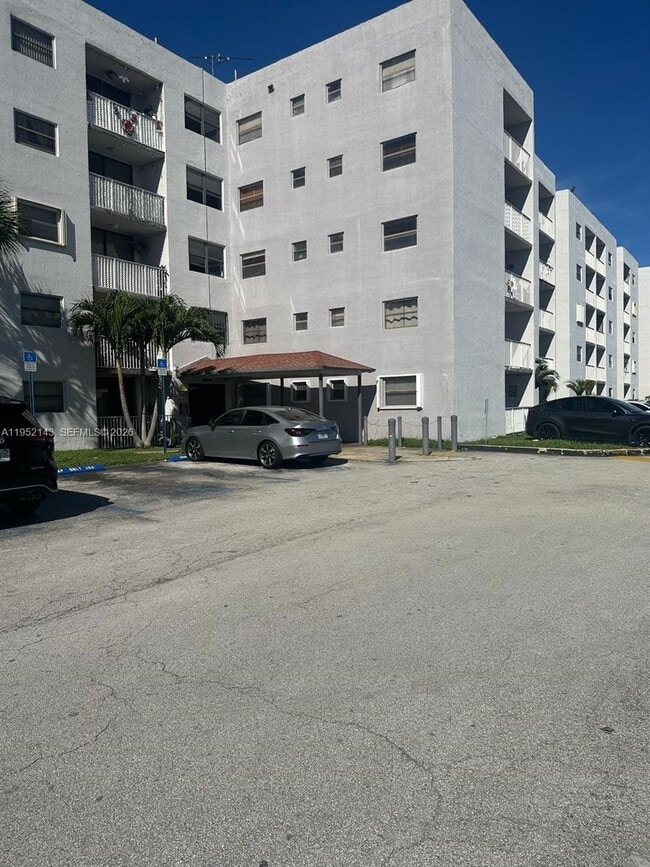 Photo - 8145 NW 7th St Unidad 307