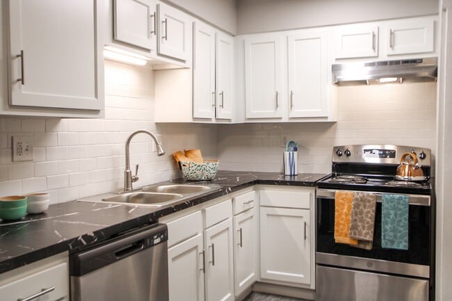 Building Photo - 9400 Hurstbourne Park Blvd Louisville, KY ... Rental