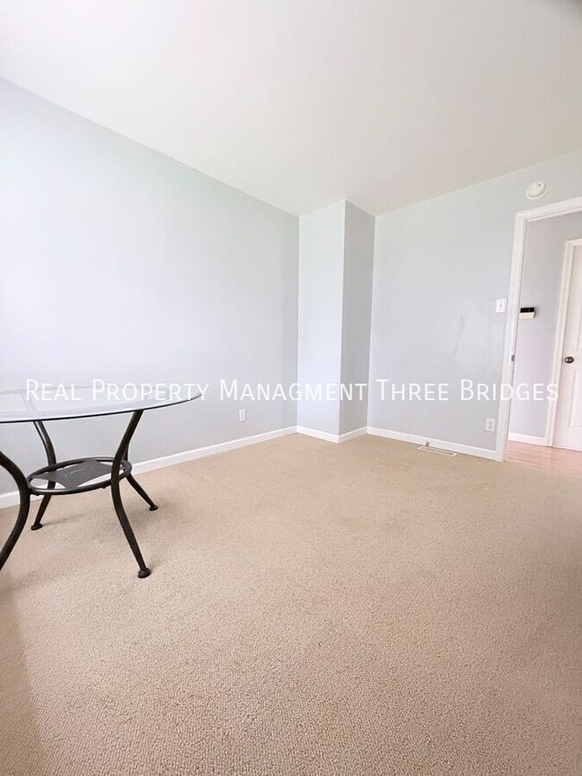 Photo - 1725 Fernbrook Dr