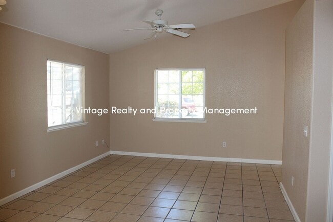 Photo - Just Back On The Renal Market Cozy 3 Bedro...