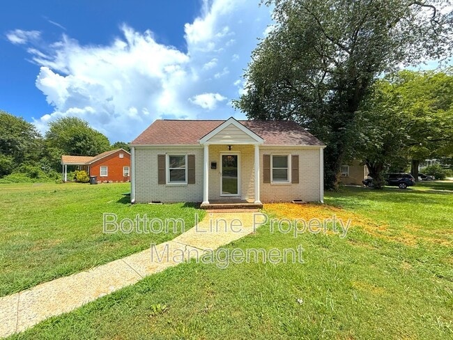 Photo - 516 Concordia Ave