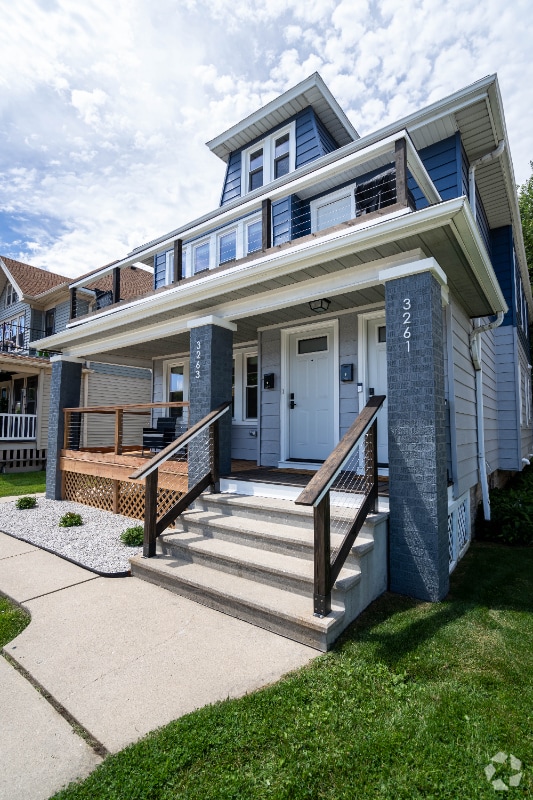 Building Photo - 3263 S Kinnickinnic Ave Rental
