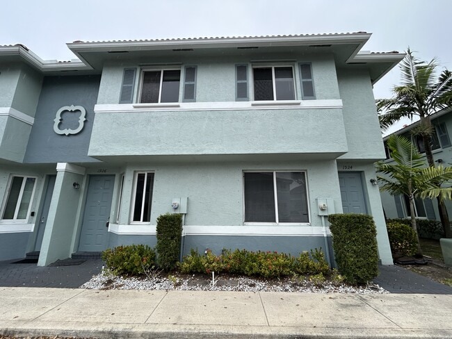 Photo - 1924 Alamanda Way Townhome