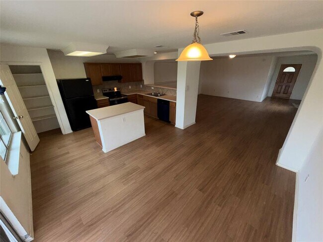 621 Dark Tree Ln
