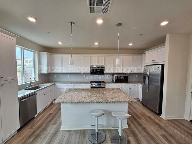 Building Photo - 431 Limoneira Ln