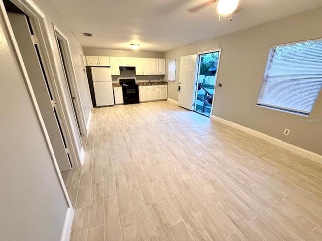 5228 Cherry Ave