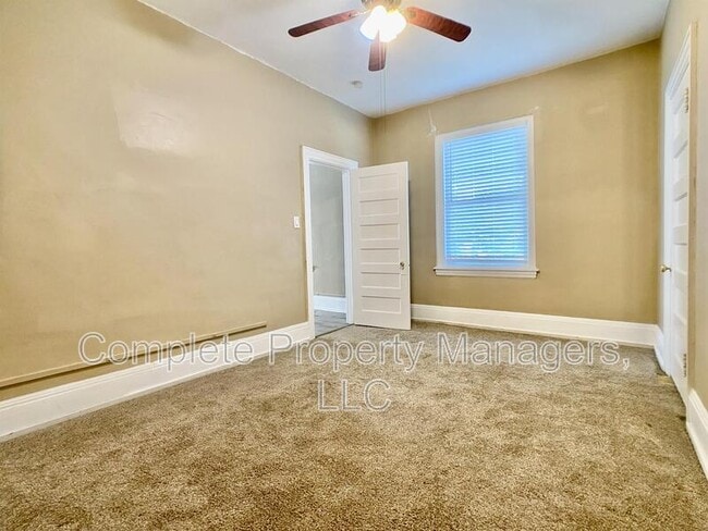 Photo - 517 E 4th St