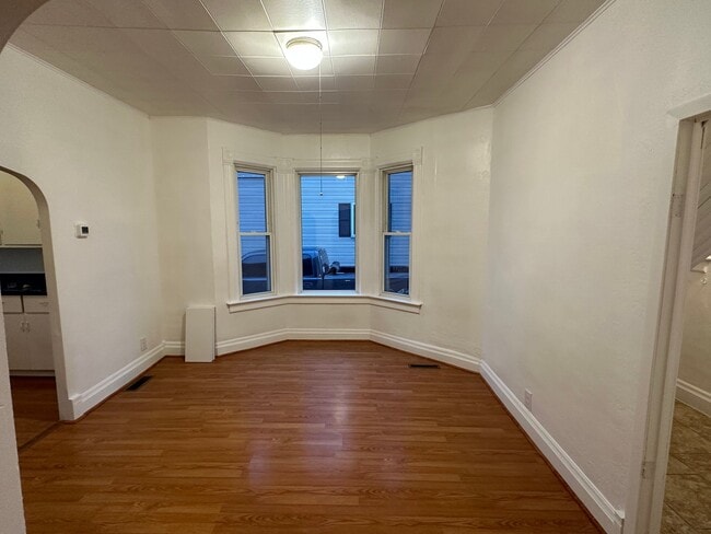 Photo - 215 Fremont St S