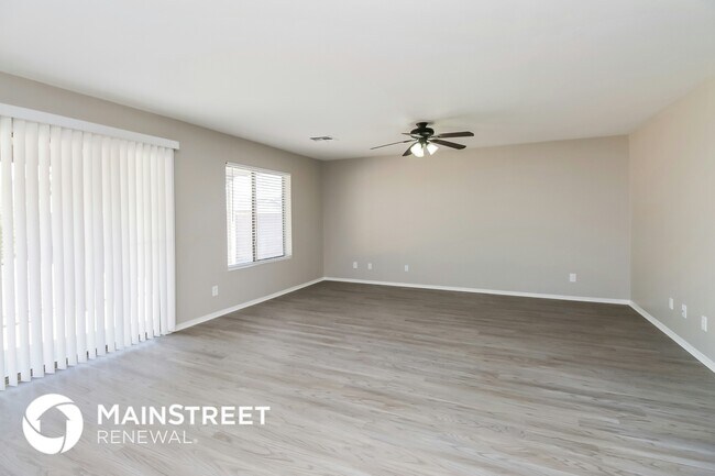 Photo - 2221 N 105th Ave