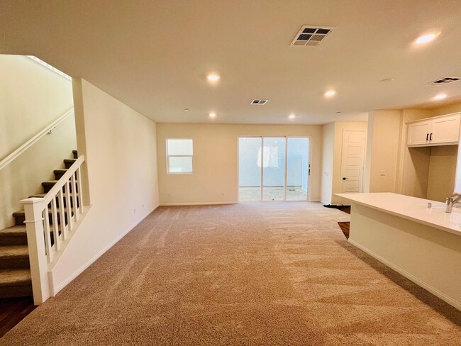 Photo - 27467 Longview Pl