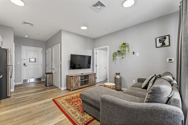 Photo - 95 Broadway Unit ID1240304P