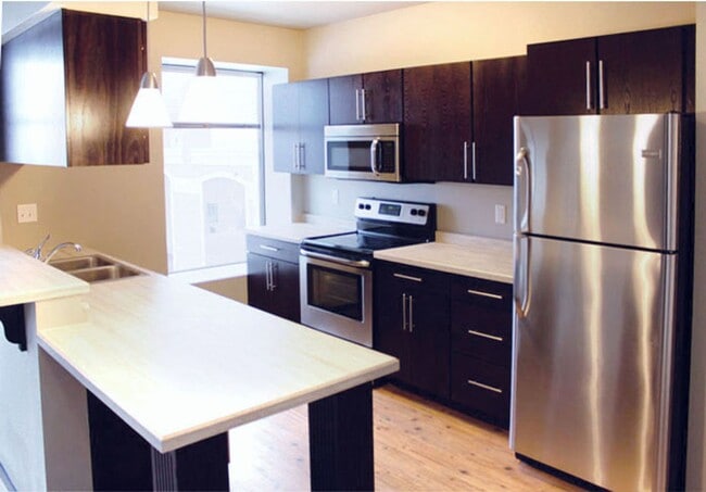 Building Photo - First Avenue Apartments - Downtown living at some of it's finest. Unit 501